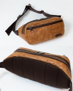 556031 INNFITH BARESSA 本革ボディバッグ